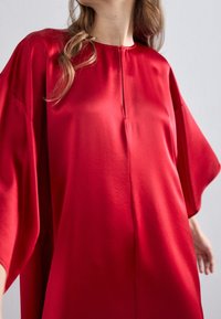 By Malene Birger Sukienka koktajlowa