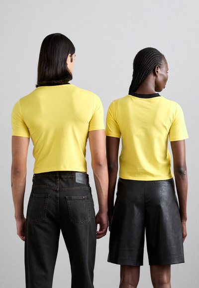 STAMM POTENTIAL FITTING TEE UNISEX - T-shirts med print - yellow