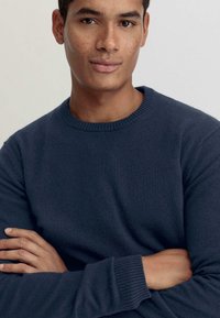 hessnatur Trui - marine