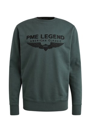 Ciemnozielona bluza z okrągłym dekoltem, z czarnym nadrukiem logo "PME LEGEND AMERICAN CLASSIC" oraz wzorem skrzydeł z przodu. Materiał z przewagą bawełny.