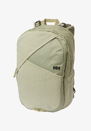 Světlý zelený batoh s texturovanou přední kapsou, nastavitelnými popruhy, horním držadlem a černým logem "HH" na předním panelu.