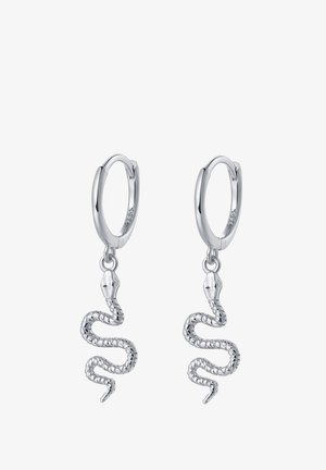 Pendientes de aro de plata con un charm detallado de serpiente, que cuenta con un acabado pulido y un cuerpo texturizado, colgando de un pequeño lazo circular.