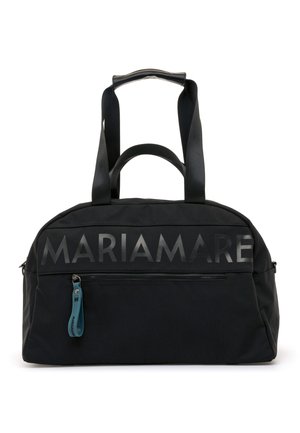 Bolsa de viaje MARIAMARE negra con dos asas negras, un bolsillo delantero con cremallera y tira azul, y forma superior redondeada sobre fondo blanco.