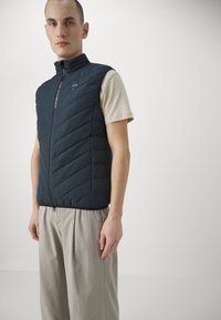 EA7 Emporio Armani TRAIN PREMIUM SHIELD VEST - Strukirani kaput - notte