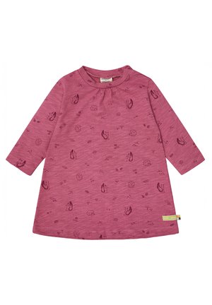 Roze jurk met lange mouwen, gemaakt van zachte stof, met een ronde halslijn en verspreide illustraties van dieren en planten.