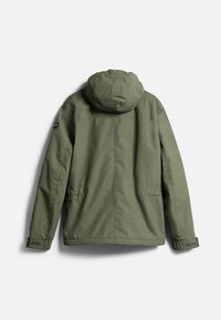 Giacca verde con cappuccio, realizzata in tessuto resistente. Presenta un taglio dritto, polsini elasticizzati e due tasche laterali. Design minimalista.