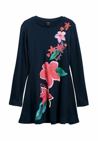 Pitkähihainen laivastonsininen mekko, valmistettu ribbineuloksesta, jossa on värikästä kukkaistikkausta vaaleanpunaisena, punaisena ja vihreänä vasemmalla puolella.