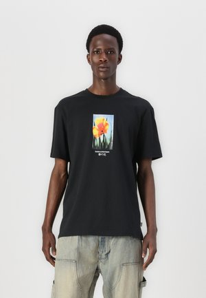 ONSFLEUR PRINT TEE - Print T-shirt - jet black