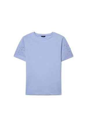 T-shirt violet clair à manches courtes avec col rond et clous en métal argenté disposés sur les deux manches.