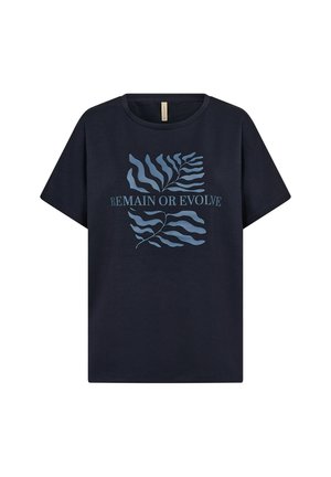 T-shirt di cotone blu navy con maniche corte, presenta un motivo stampato in blu chiaro di foglie e il testo "REMAIN OR EVOLVE."