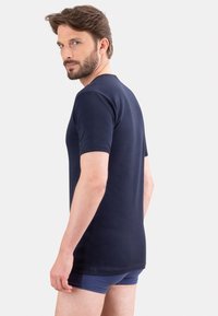 Eminence COL ROND LES CLASSIQUES - Caraco - marine