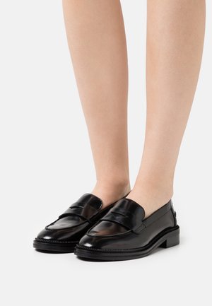Mocassins - black
