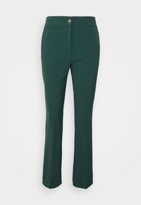 Calças verde ajustadas com uma textura suave, apresentando uma frente lisa, cintura ajustada e fecho em botão dourado.
