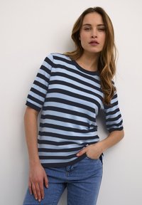 Kaffe KALIZZA - Triko s potiskem - windsurfer midnight m stripe