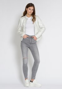 Maze IM METALLIC LOOK - Lederjacke - white metallic