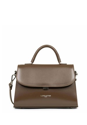 Borsa a mano in pelle marrone con un design strutturato, dotata di manico superiore e tracolla removibile. Accenti del logo sul davanti.