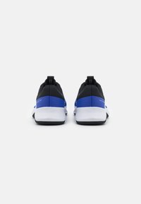 Nike Performance MC TRAINER 2 - Sapatilha de treino - black/doll/lapis/light thistle