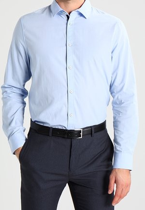 Pier One by Zalando Chemise classique - light blue