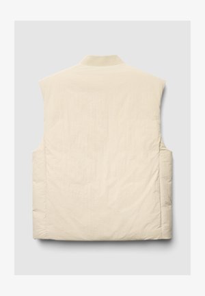 Ärmellose Steppweste aus hellbeigem Stoff mit hohem Kragen, gesteppter Struktur und ohne sichtbare Beschläge oder Akzente.