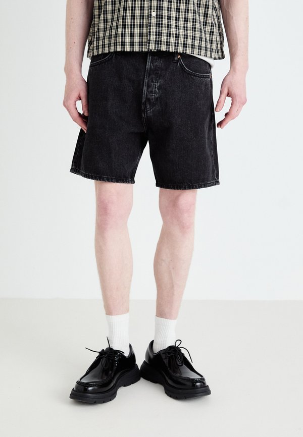 SPACE RELAXED - Denim shorts