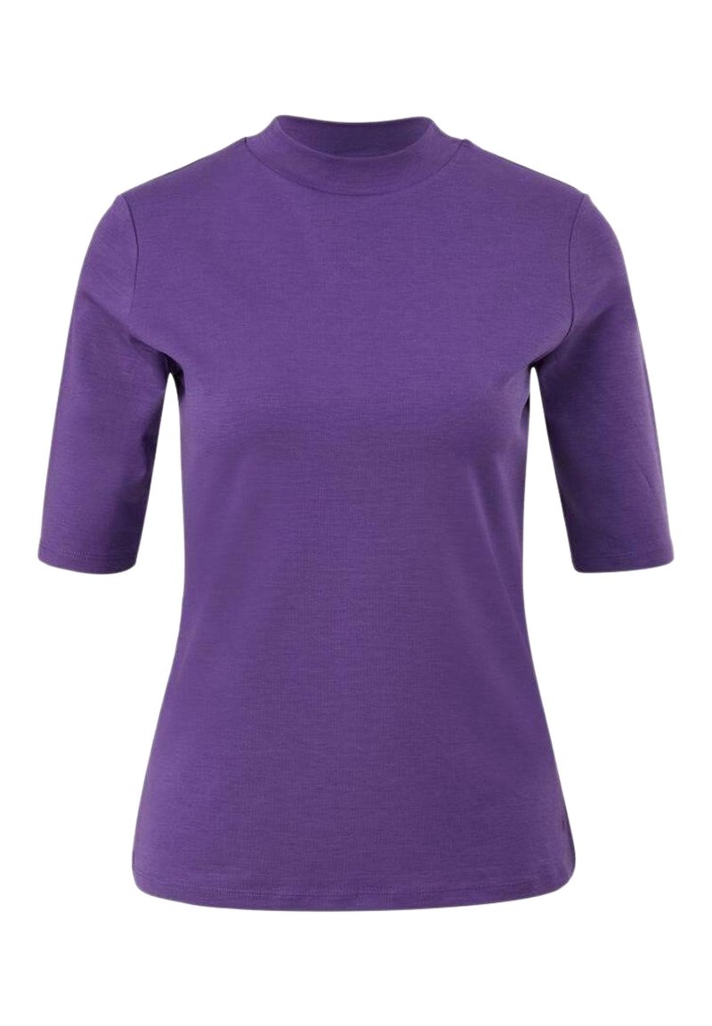 Lila kurzärmliges T-Shirt mit hohem Ausschnitt, aus weichem Baumwollstoff gefertigt, mit einer figurbetonten Silhouette und glatter Textur.