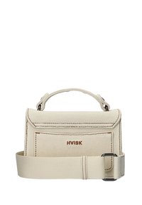 Beige canvas tas met een gestructureerde rechthoekige vorm, gestikte details, logo aan de voorkant en een afneembare stoffen schouderband.