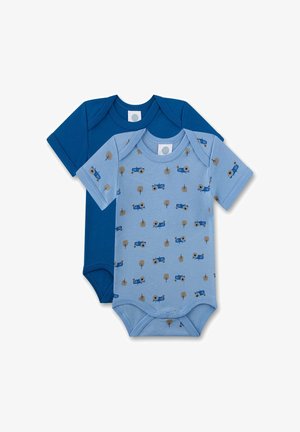 Due body bodytti per bambini a manica corta, uno in tinta unita blu scuro e uno azzurro chiaro con stampa di trattore blu e albero, disposti piani su sfondo bianco.