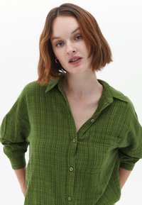 OXXO WITH POCKET - Camicia - pesto