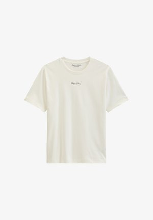 Elfenbeinfarbenes T-Shirt mit kurzen Ärmeln und Rundhalsausschnitt, mit kleinem "Marc O'Polo"-Logo auf der Brustmitte und an der Innenseite des Halsausschnitts bedruckt.