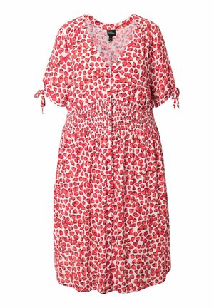 Witte jurk met rode aardbeienprint, korte mouwen met strikjes, V-hals, knoopsluiting aan de voorkant en een elastische tailleband.