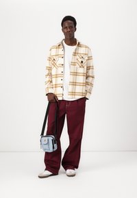 Brixton BOWERY  - Overhemd - white cap/pinecone brown/saffron