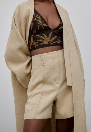 Short - beige