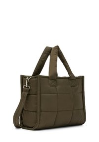 Borsa tote trapuntata di colore verde oliva con esterno imbottito, doppi manici superiori e tracolla rimovibile. Caratterizzata da un motivo a quadrati e dettagli di cucitura.