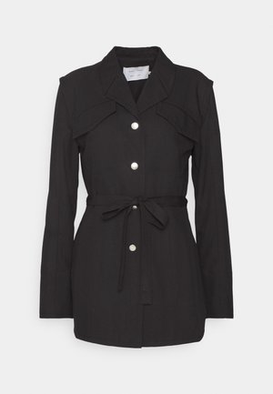 DRAPEY SUITING JACKET - Kratek plašč - black