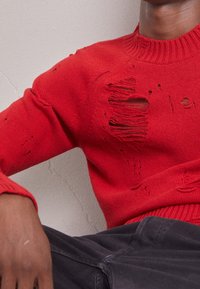 N°21 Pullover - red