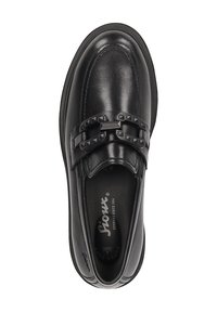 Zwarte leren loafers met een glanzende afwerking, voorzien van een decoratieve band met piramide-nieten, een ronde neus en een gevoerde binnenzool.