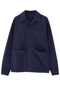 Marinblå jacka i lättviktsmaterial, med klassisk krage, framknäppning och fyra fickor. Slät textur och avslappnad passform.