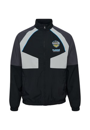Zwarte windbreaker met grijze en blauwe accenten, voorzien van een voorrits, hoge kraag en elastische manchetten. Logo op de linker borst.
