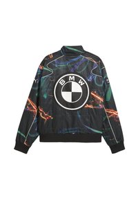 Svart pufferjacka med ett färgglatt virvlande mönster, med en framträdande BMW-logga på baksidan och ribbade mudd och nederkant.