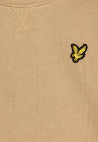 Lyle & Scott CREW NECK SET - Tuta - sand storm