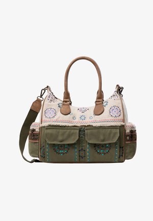 Bolso de mano de lona y cuero con asas dobles, correa desmontable, múltiples bolsillos frontales y laterales, colores beige y oliva, con patrones florales bordados.