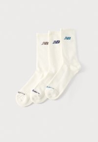 Neselectat, off-white