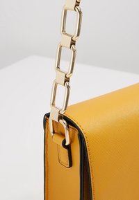 Dorothy Perkins Borsa a tracolla - yellow