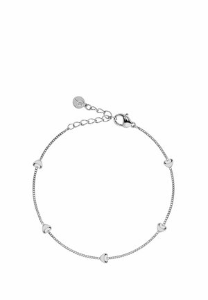 Zilveren kettinkjesarmband met vijf kleine hartvormige bedeltjes en een karabijnsluiting met verstelbare schakels en een klein rond label.