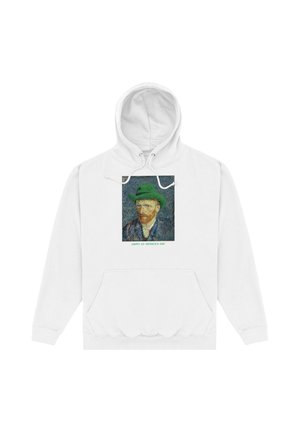 Hvid hættetrøje med et Van Gogh-stil portræt iført en grøn hat og teksten "Happy St Patrick's Day" under billedet.