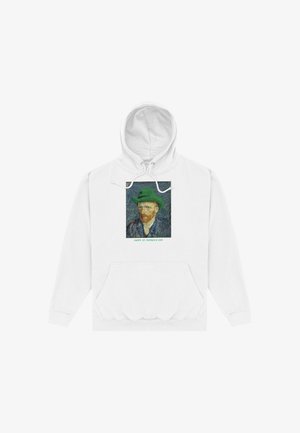 Sweat à capuche blanc avec un portrait dans le style de Van Gogh portant un chapeau vert et le texte « Happy St Patrick's Day » sous l'image.
