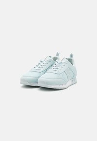 EA7 Emporio Armani LACES UNISEX - Sportcipő - iceflow/silver