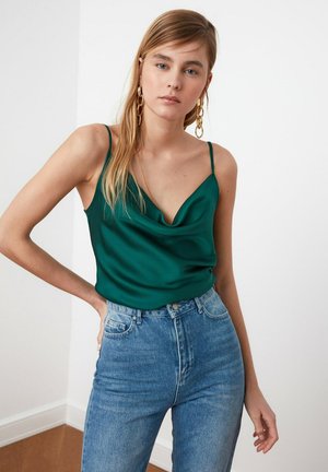 Top - green