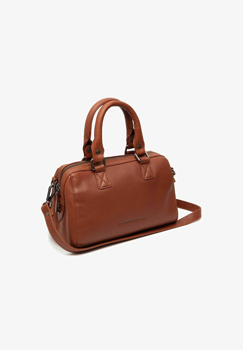 Borsa a mano in pelle marrone con doppie maniglie e tracolla rimovibile, forma rettangolare e chiusura con zip superiore.