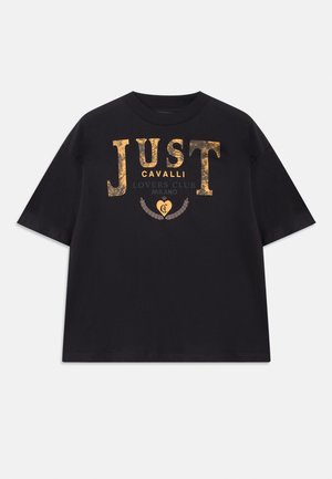 T-shirt noir en coton avec impression métallisée dorée portant la mention « JUST CAVALLI LOVERS CLUB MILANO » accompagnée d'un design de cœur et de lauriers. Manches courtes.